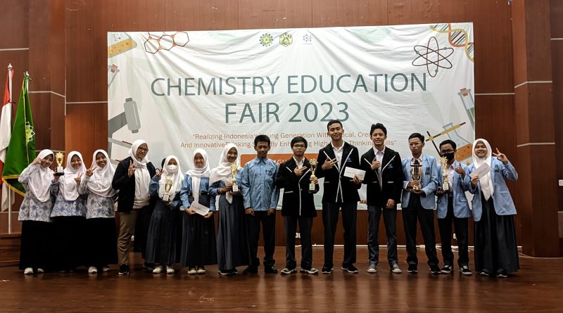 Himpunan Mahasiswa Pendidikan Kimia (HAMKA) UIN Sunan Gunung Djati Bandung telah berhasil menyelenggarakan Chemistry Education Fair (CEF) 2023
